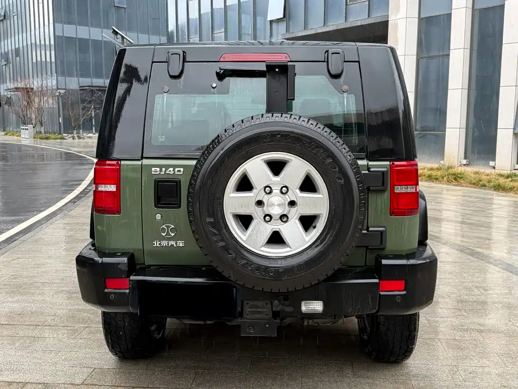 BAIC BJ40 2.4 L Manual Cross