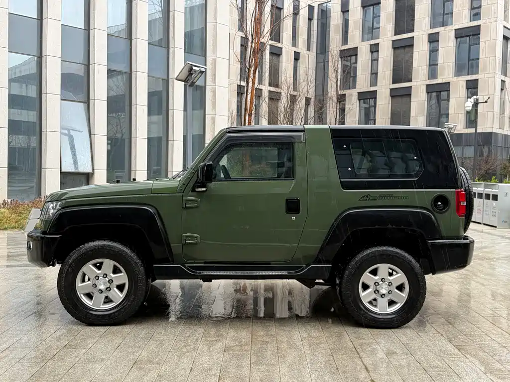 BAIC BJ40 2.4 L Manual Cross