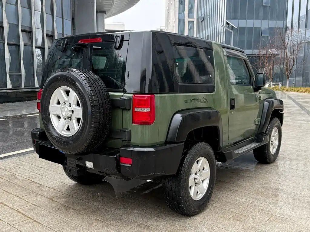 BAIC BJ40 2.4 L Manual Cross