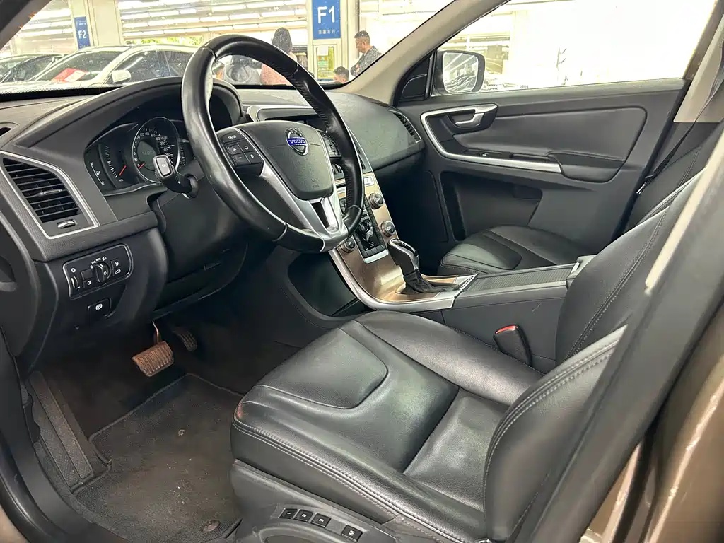 Volvo XC60 T5 Smart Progress