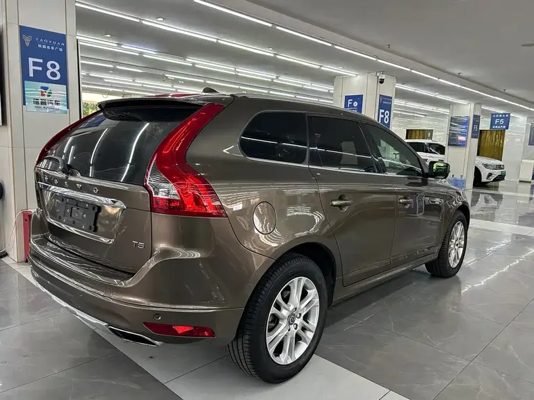 Volvo XC60 T5 Smart Progress