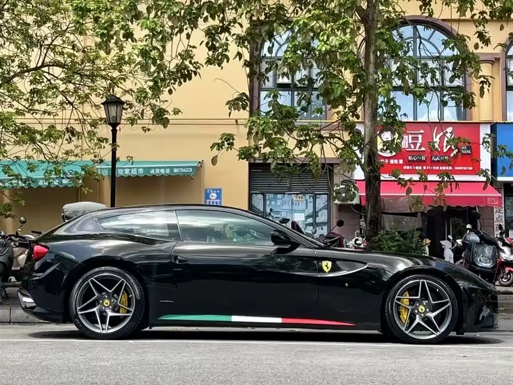 Ferrari FF 6.3 L V12