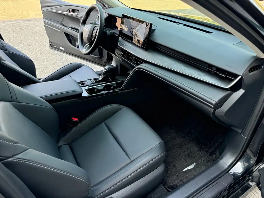 Camry Dual Engine 2.0 HE Elite