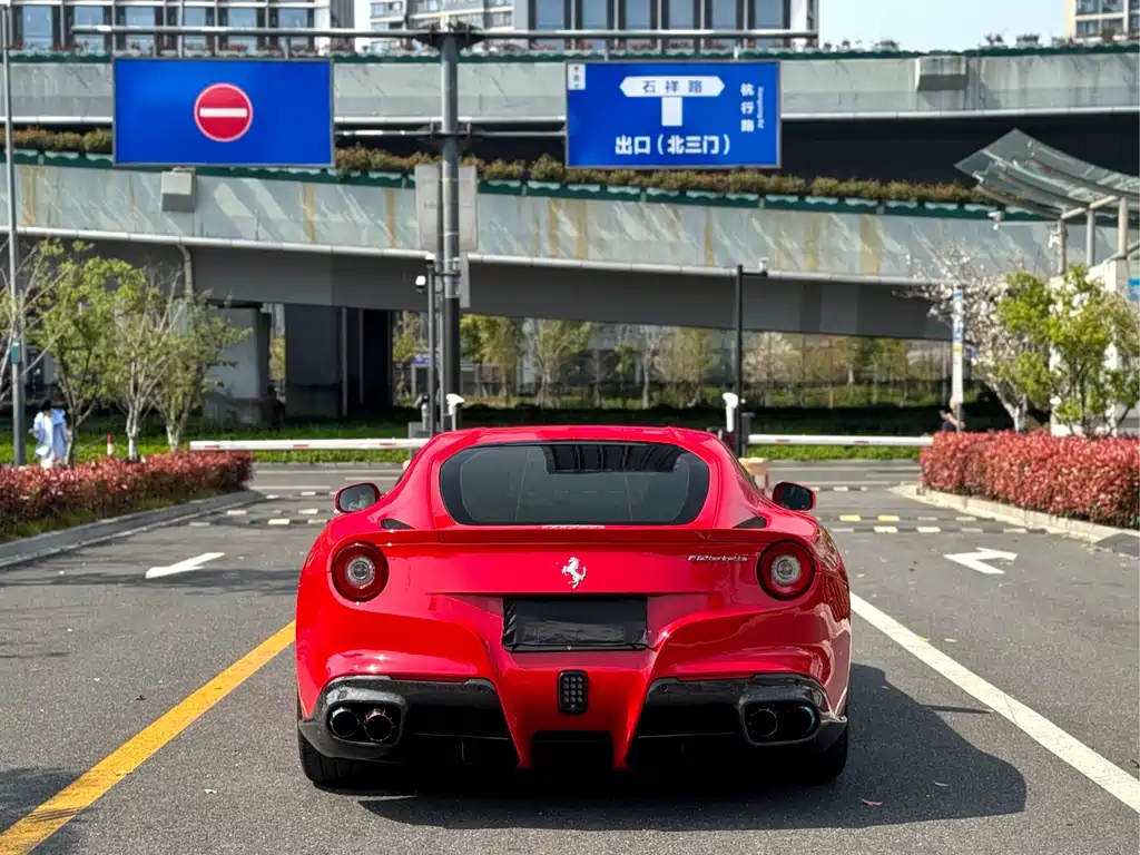 F12 berlinetta 6.3 L Standard