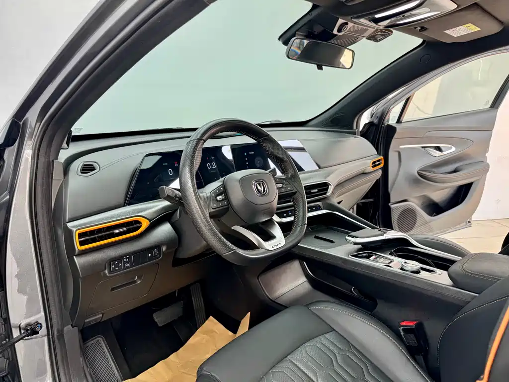 Changan UNI-T 2.0 T Distinguished