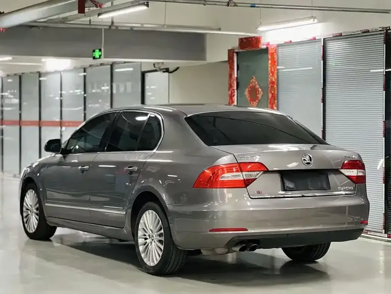 Skoda Superb 1.8 TSI Auto Elegant