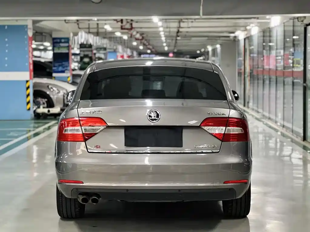 Superb 1.8 TSI Auto Elegant