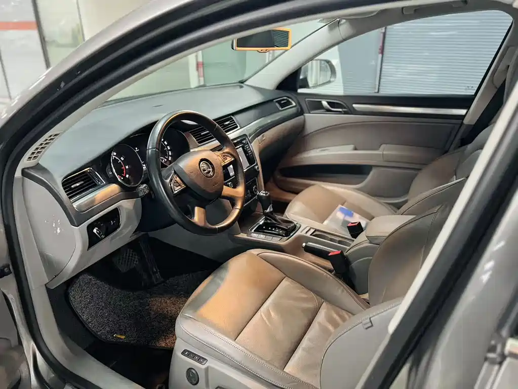 Superb 1.8 TSI Auto Elegant