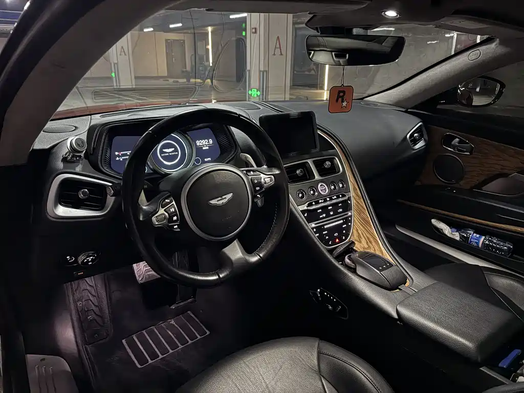 Aston Martin DB11 5.2 T First Edition