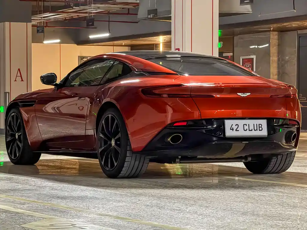 Aston Martin DB11 5.2 T First Edition