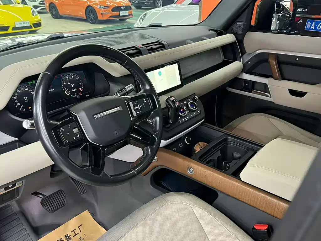 Land Rover Defender 110 P400 X