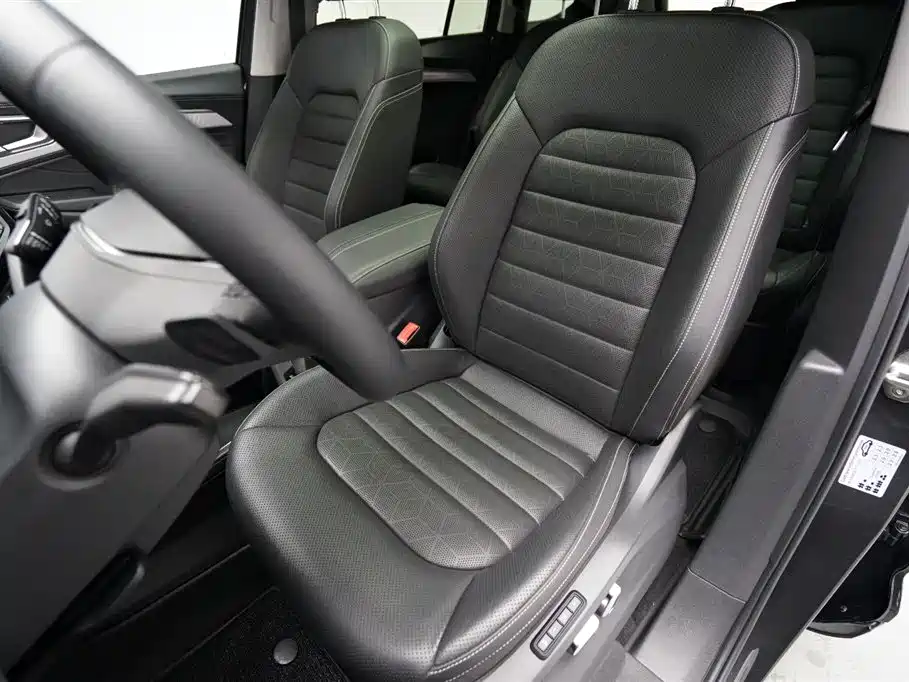 Talagon 380 TSI 4 WD Luxury Premium Realm Pro 6-seat