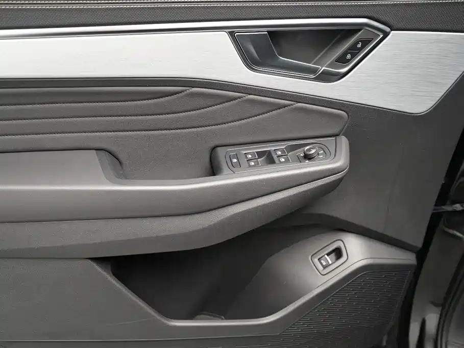 Talagon 380 TSI 4 WD Luxury Premium Realm Pro 6-seat