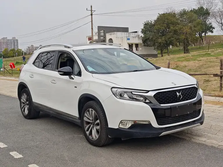 DS 6 1.6 T Luxury THP160