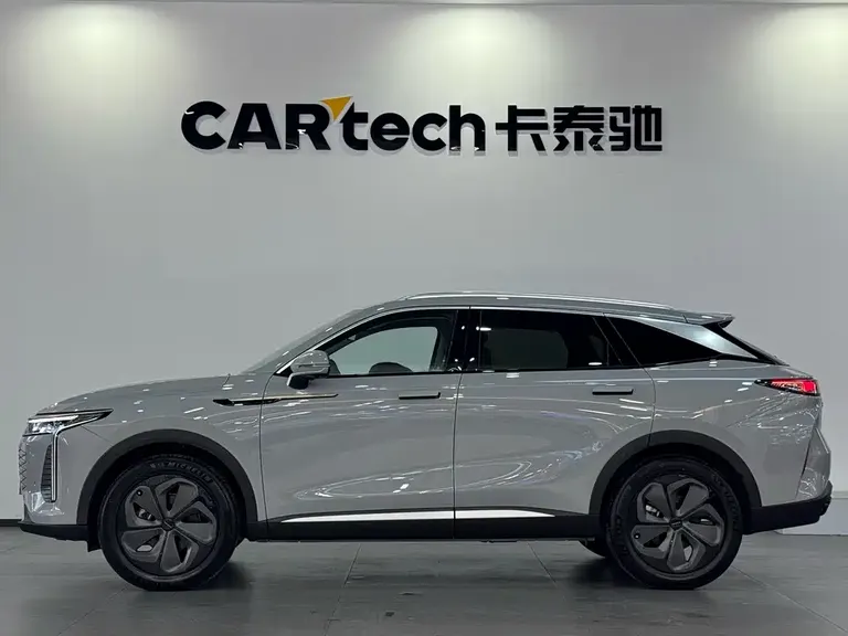 Exeed Yaoguang 400 T 2 WD Luxury Enjoyment