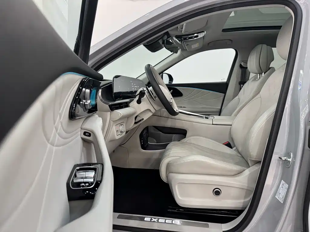 Exeed Yaoguang 400 T 2 WD Luxury Enjoyment