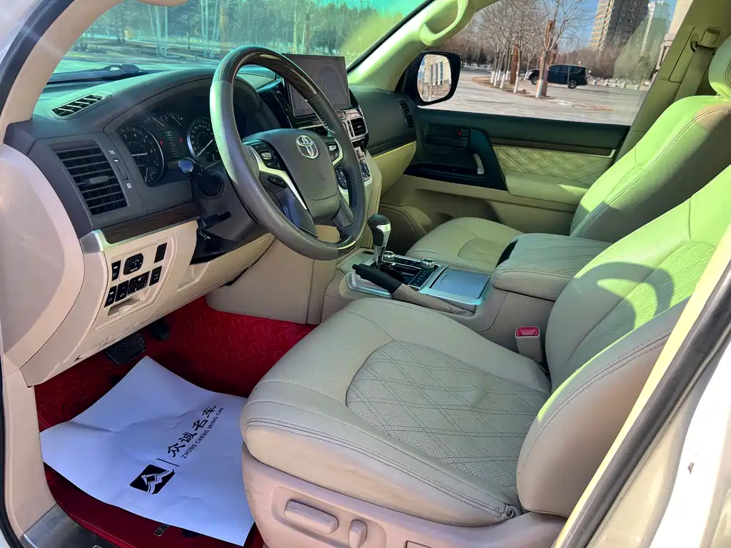 Land Cruiser (Import) 4.0 L V6 Middle East Base