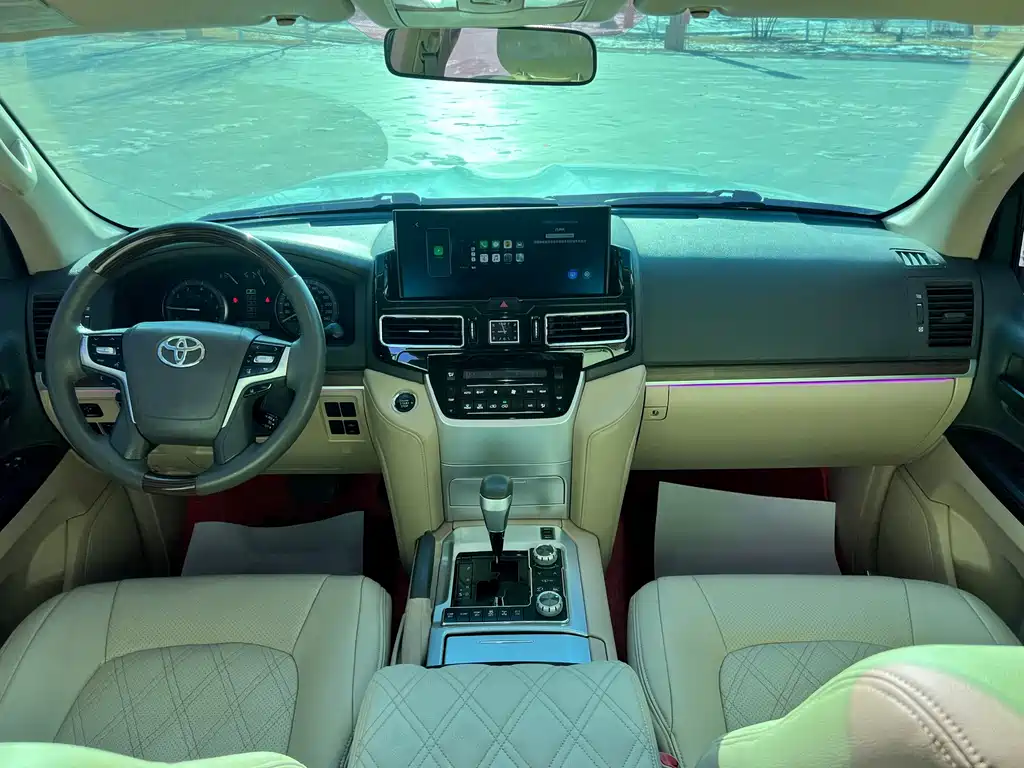 Land Cruiser (Import) 4.0 L V6 Middle East Base