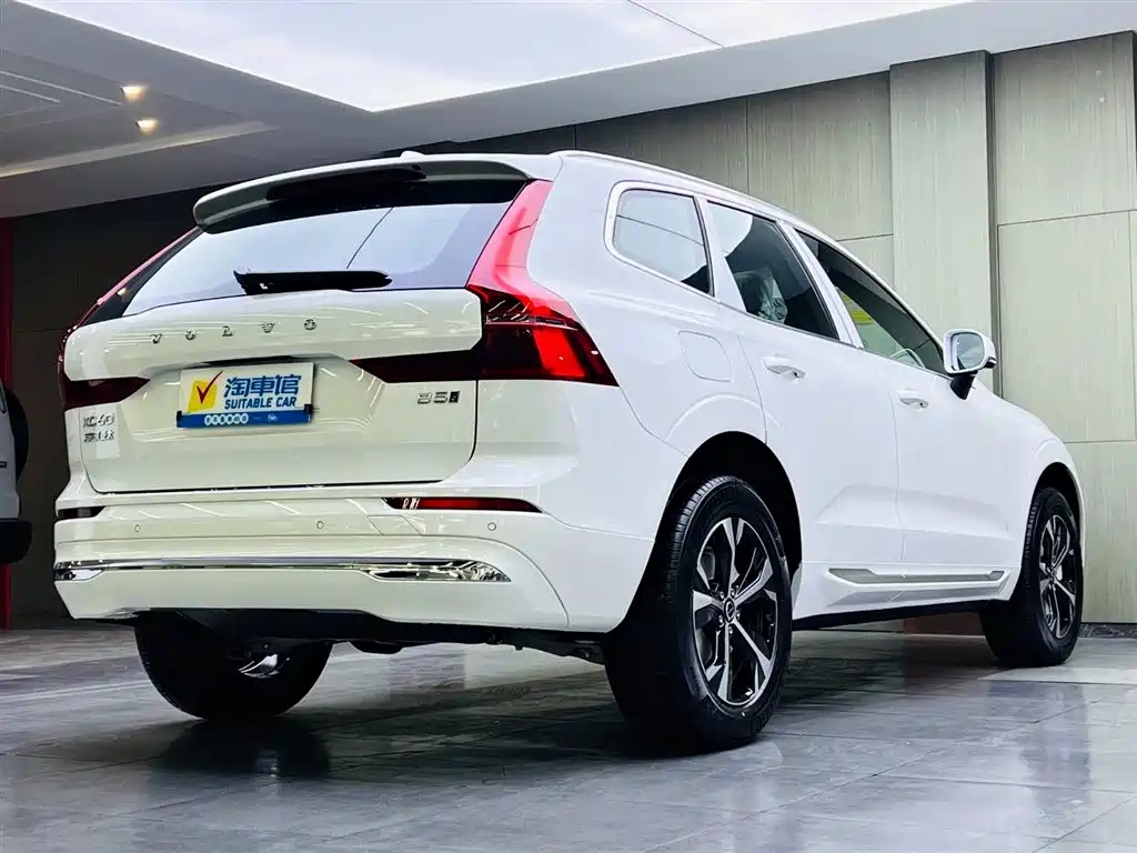 Volvo XC60 B5 4 WD Smart Ease Luxury