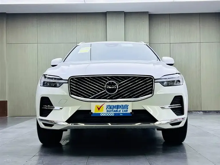Volvo XC60 B5 4 WD Smart Ease Luxury