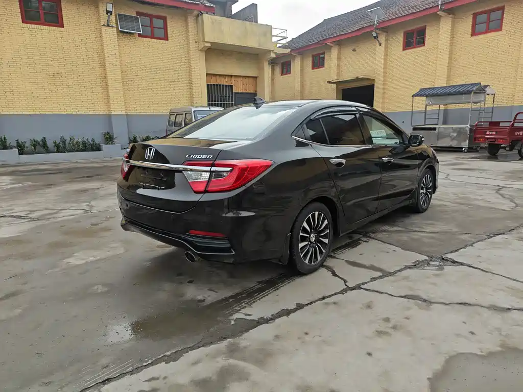 Crider 1.8 L Manual Luxury