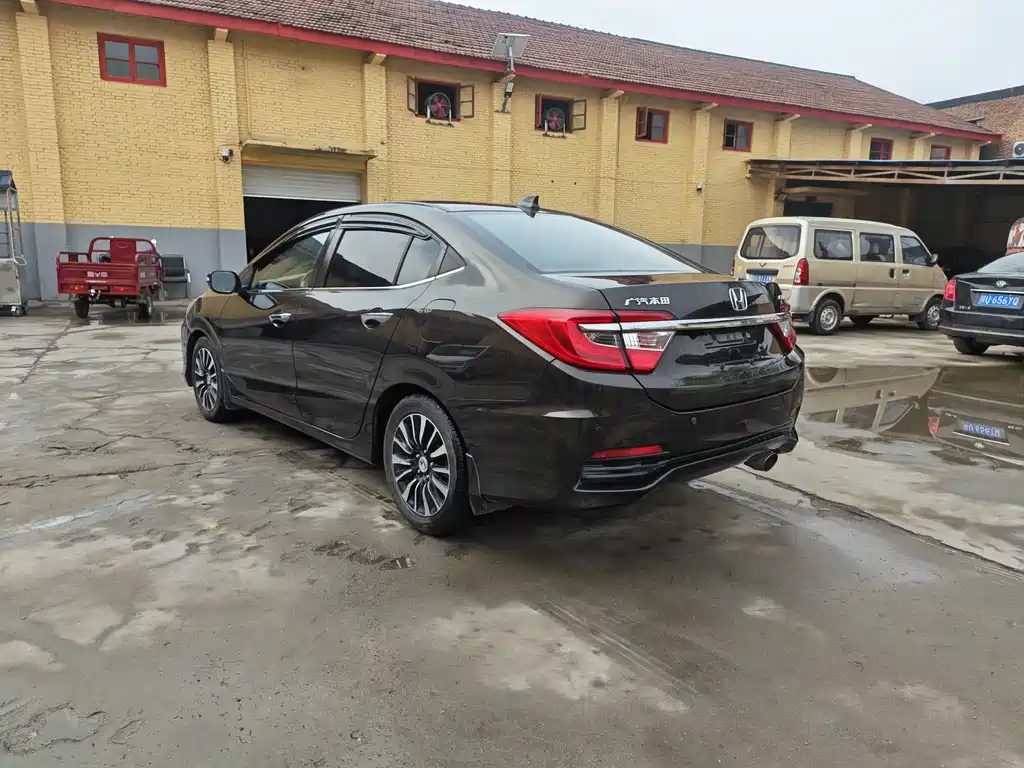 Crider 1.8 L Manual Luxury