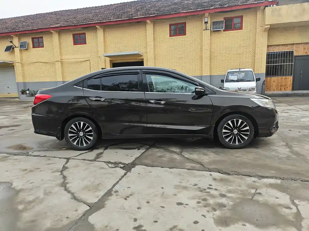 Crider 1.8 L Manual Luxury