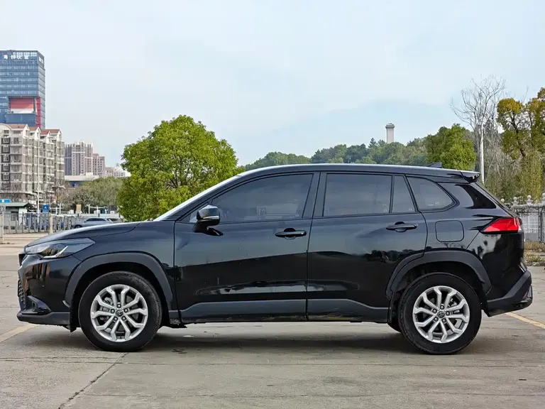 Toyota Frontlander 2.0 L CVT Elite