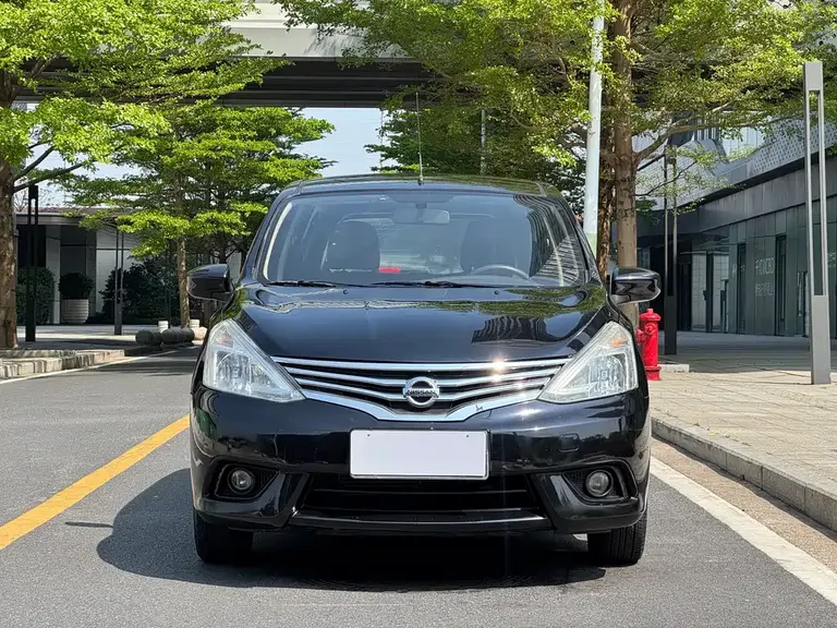 Nissan Livina 1.6 XE CVT Comfort