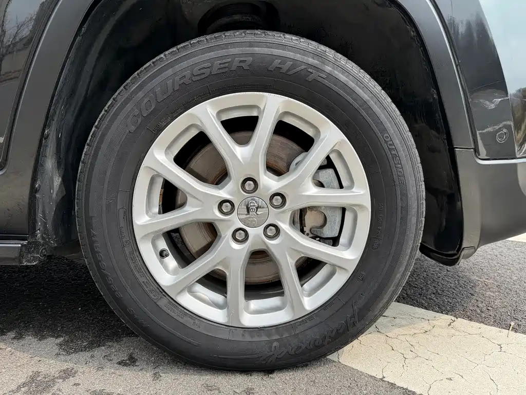 Cherokee 2.4 L Professional