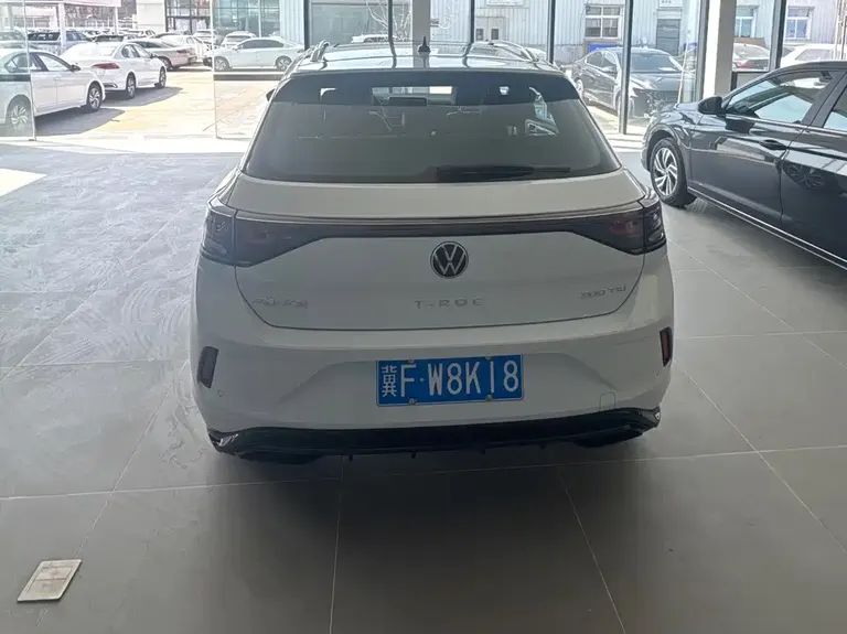 Volkswagen T-ROC 300 TSI DSG 2 WD Starlight