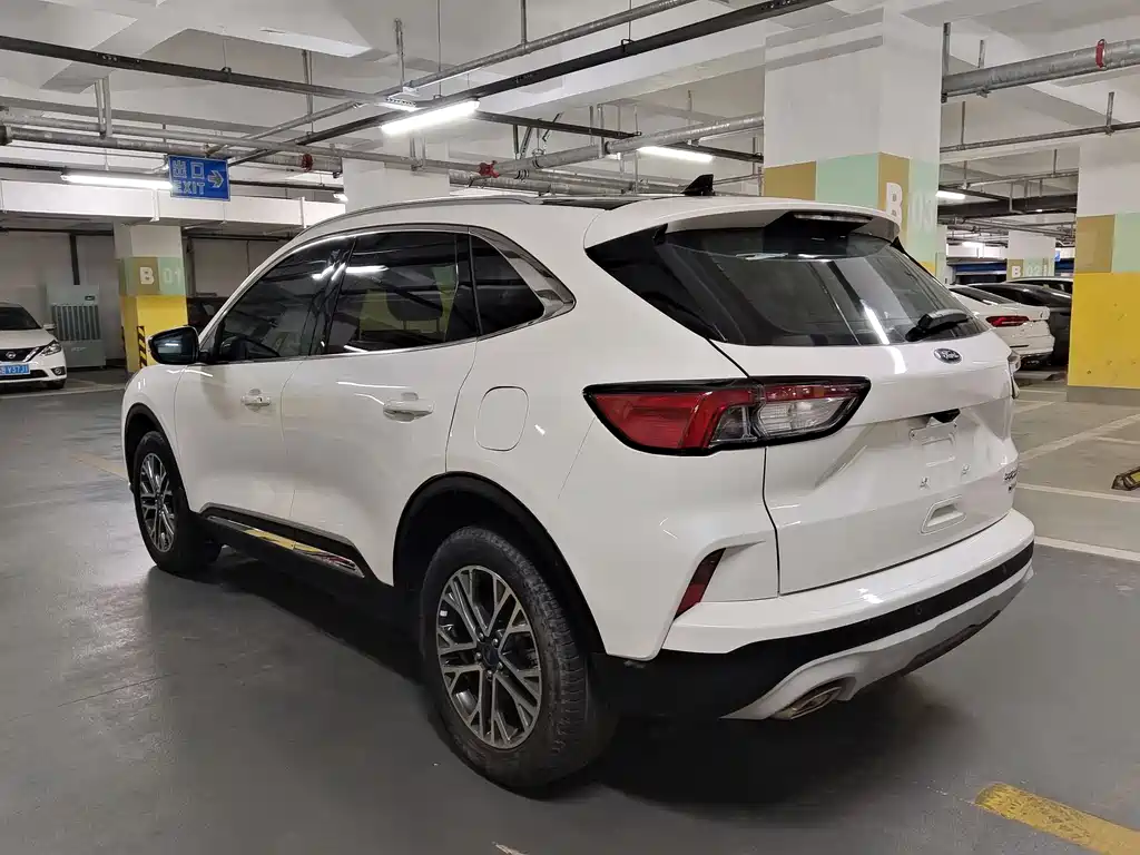 Escape EcoBoost 245 4 WD Shine Enjoyment