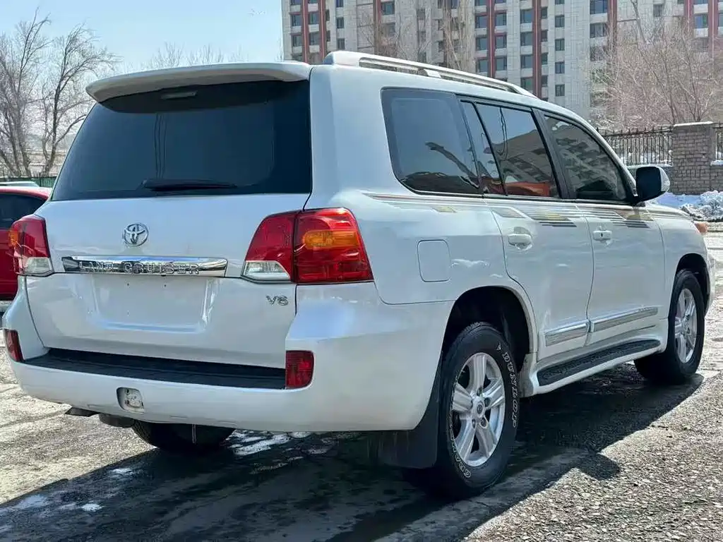 Land Cruiser (Import) 4.0 L V6 Middle East Base