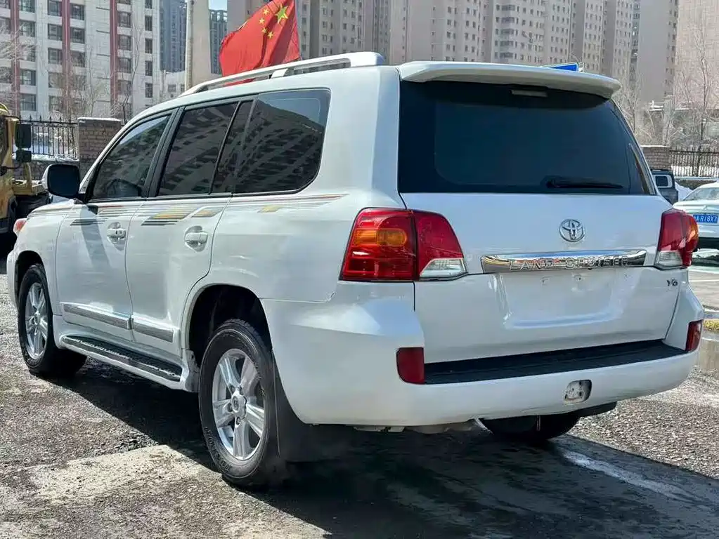Land Cruiser (Import) 4.0 L V6 Middle East Base