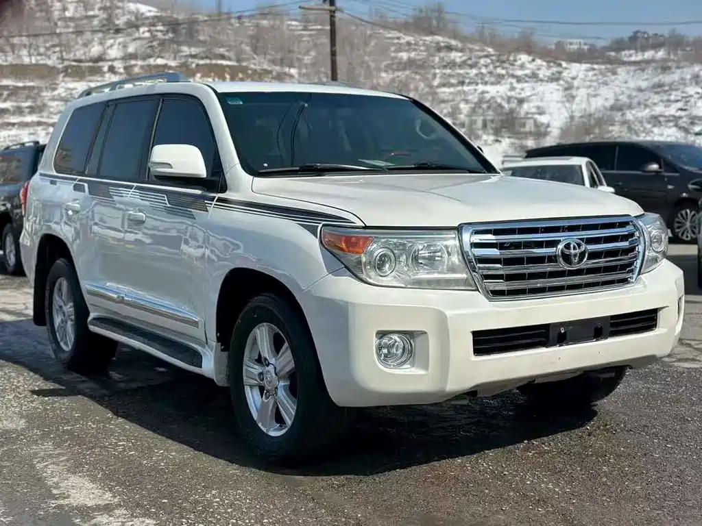 Land Cruiser (Import) 4.0 L V6 Middle East Base