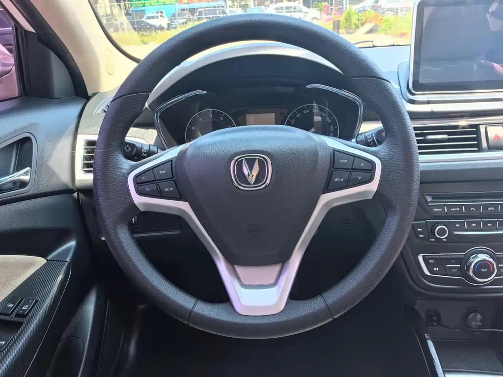 Yuexiang V7 1.6 L Manual Pleasure CN-IV