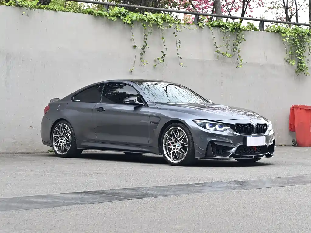 BMW M4 M4 2-door Coupe Racing Limited