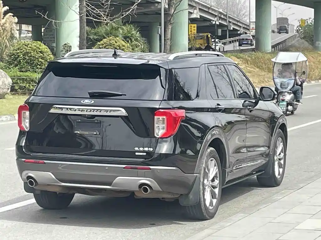 Explorer EcoBoost 285 4 WD Style 7-seat