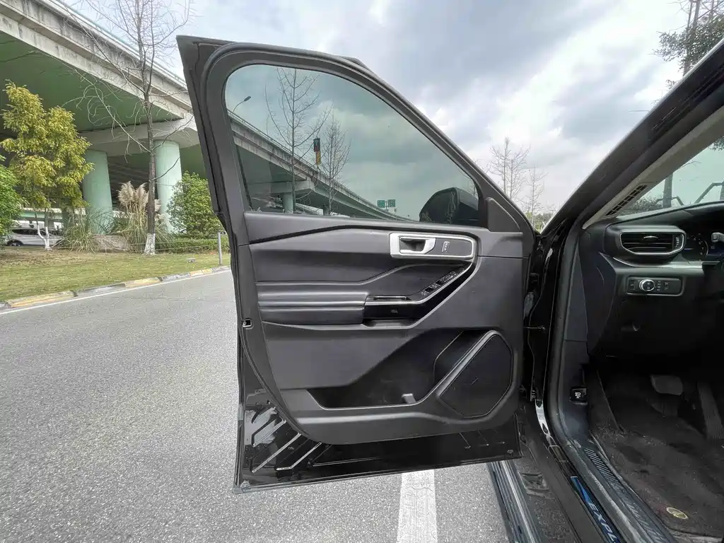 Explorer EcoBoost 285 4 WD Style 7-seat