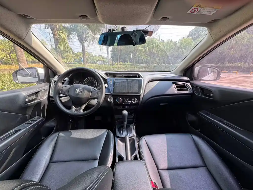 City 1.5 L CVT Dynamic