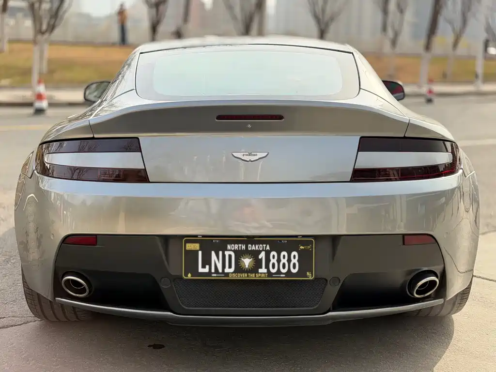 V8 Vantage 4.7 L Coupe