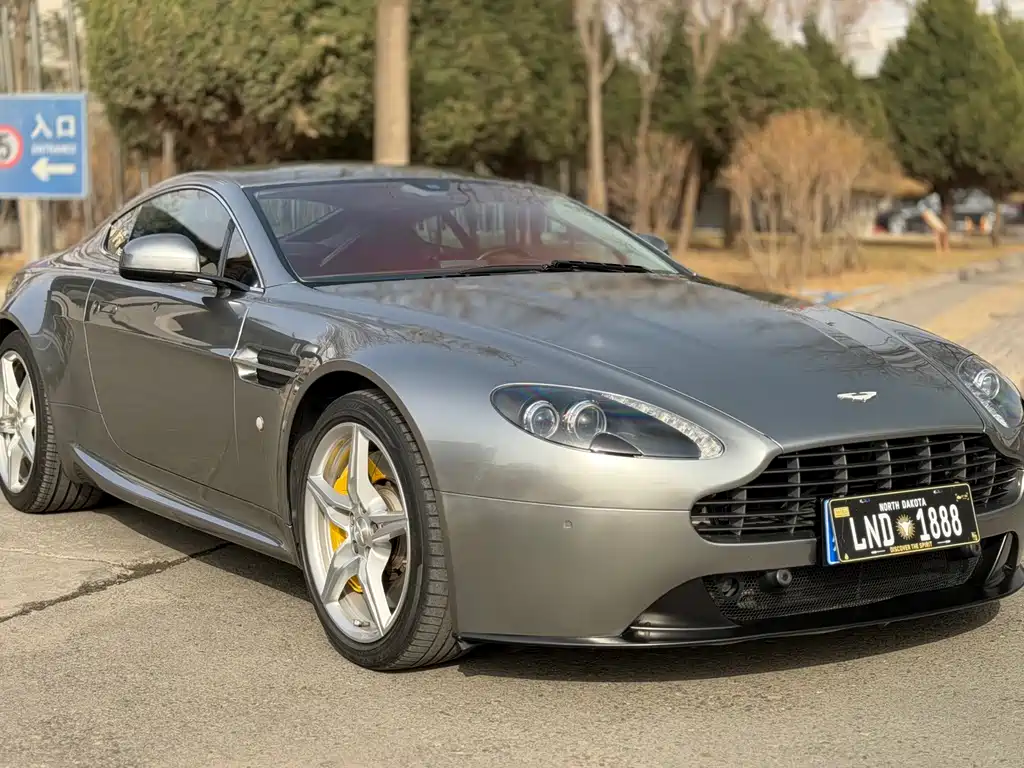 V8 Vantage 4.7 L Coupe