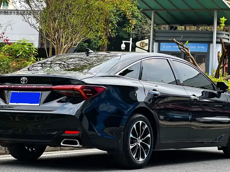 Toyota Avalon 2.0 L Luxury