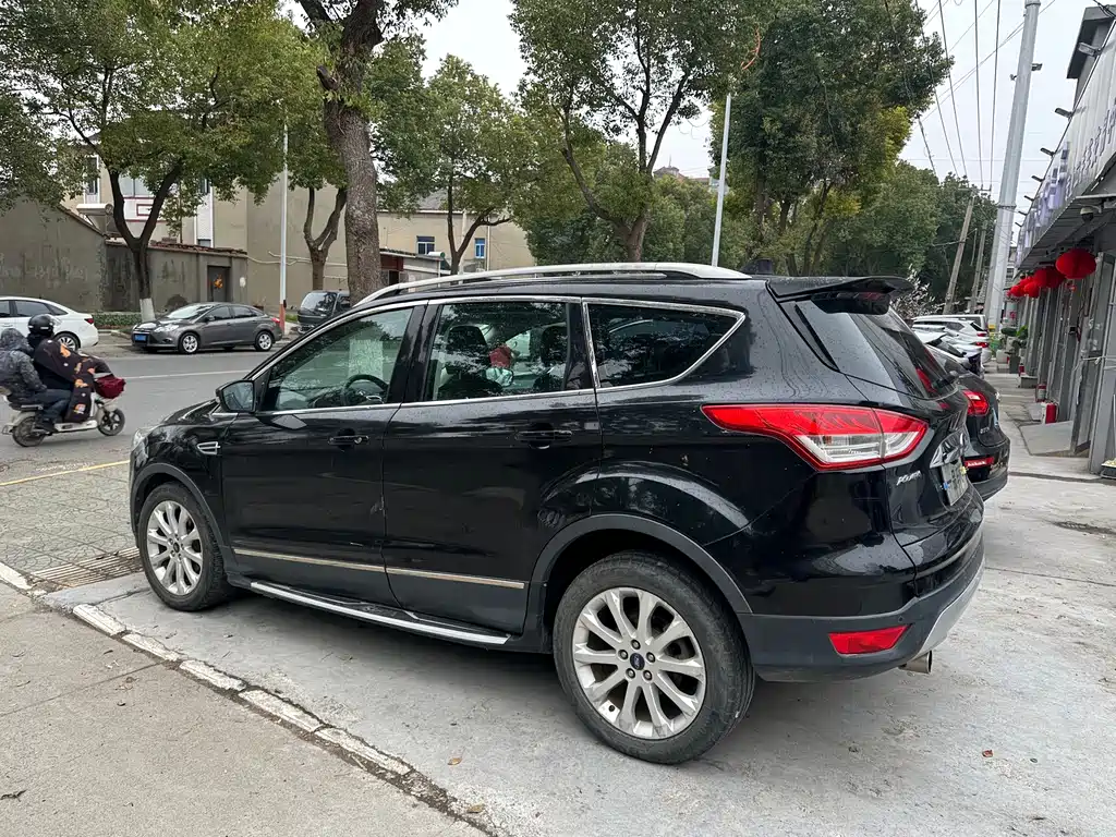 Kuga 1.6 L GTDi 2 WD Style
