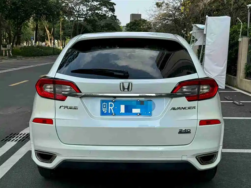 Avancier 240 TURBO 2 WD Premium