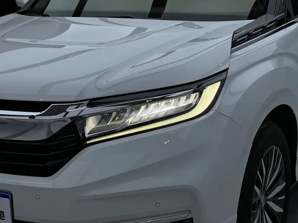 Avancier 370 TURBO 4 WD Premium