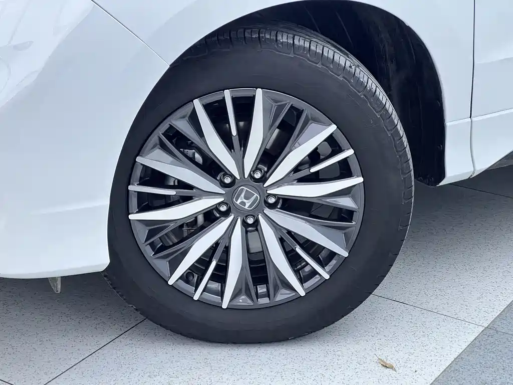 Avancier 370 TURBO 4 WD Premium