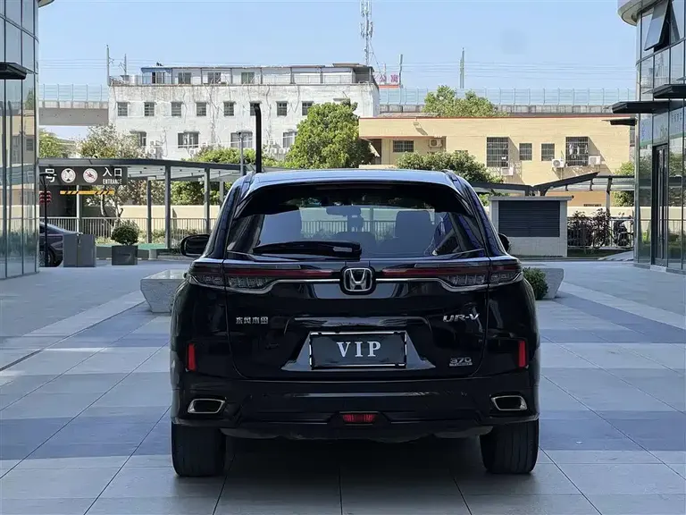 Honda UR-V 370 TURBO 2 WD Graceful