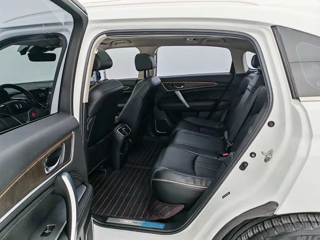 Avancier 370 TURBO 4 WD Premium