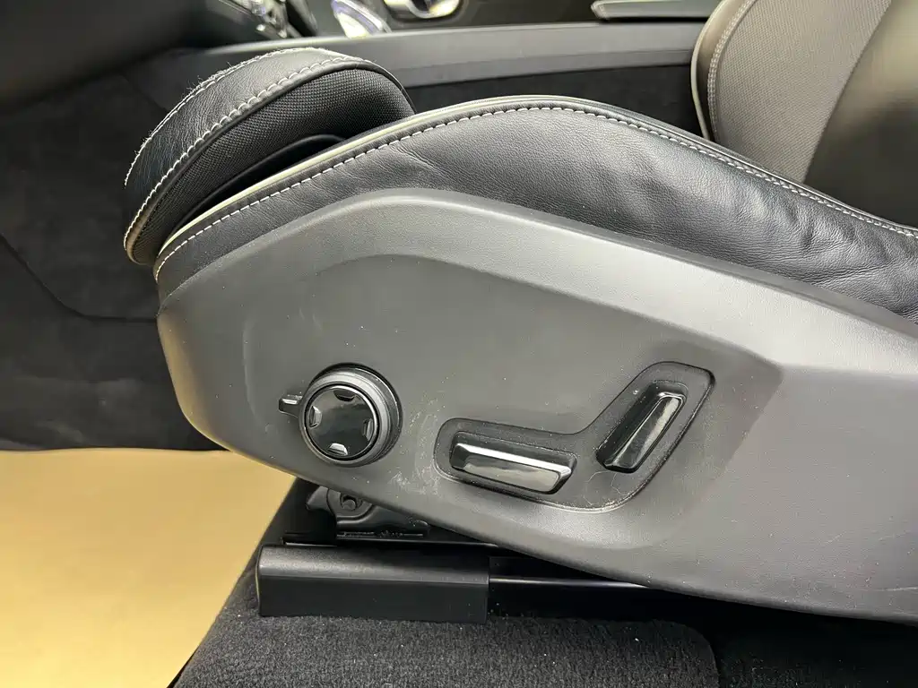 Volvo XC60 B5 4 WD Smart Vision Luxury